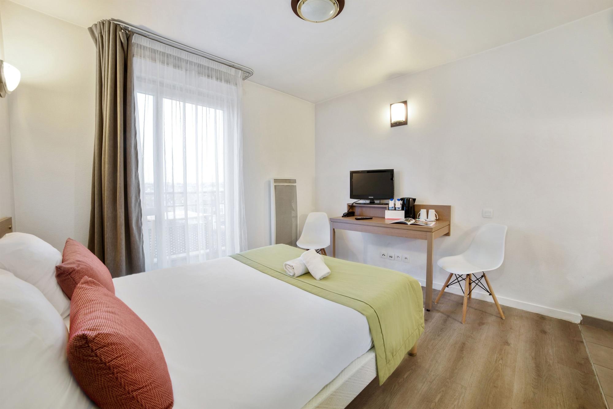 Comfort Aparthotel Versailles, St Cyr L'Ecole Saint-Cyr-l'Ecole Luaran gambar