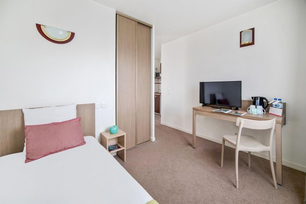 Comfort Aparthotel Versailles, St Cyr L'Ecole Saint-Cyr-l'Ecole Luaran gambar