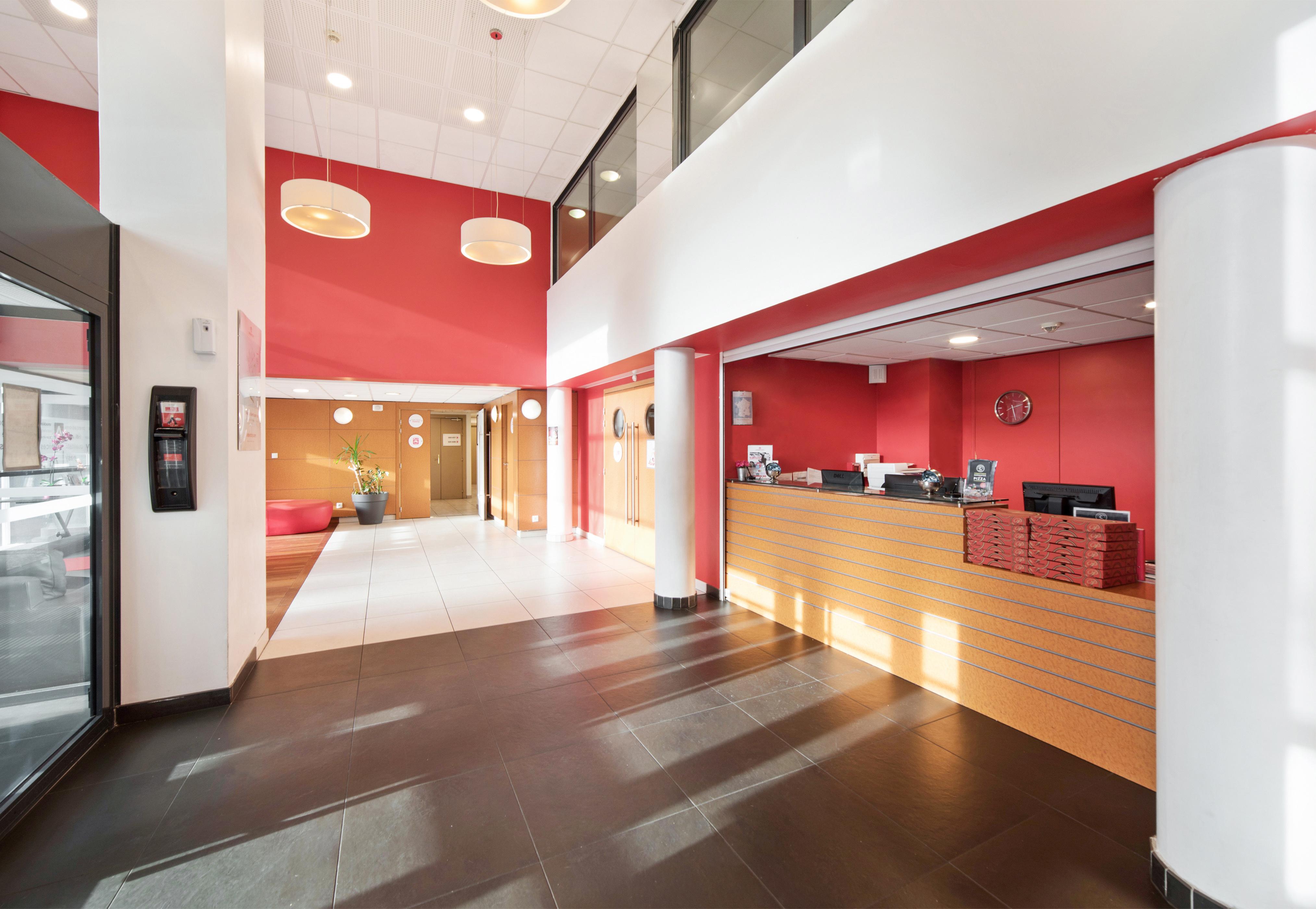 Comfort Aparthotel Versailles, St Cyr L'Ecole Saint-Cyr-l'Ecole Luaran gambar