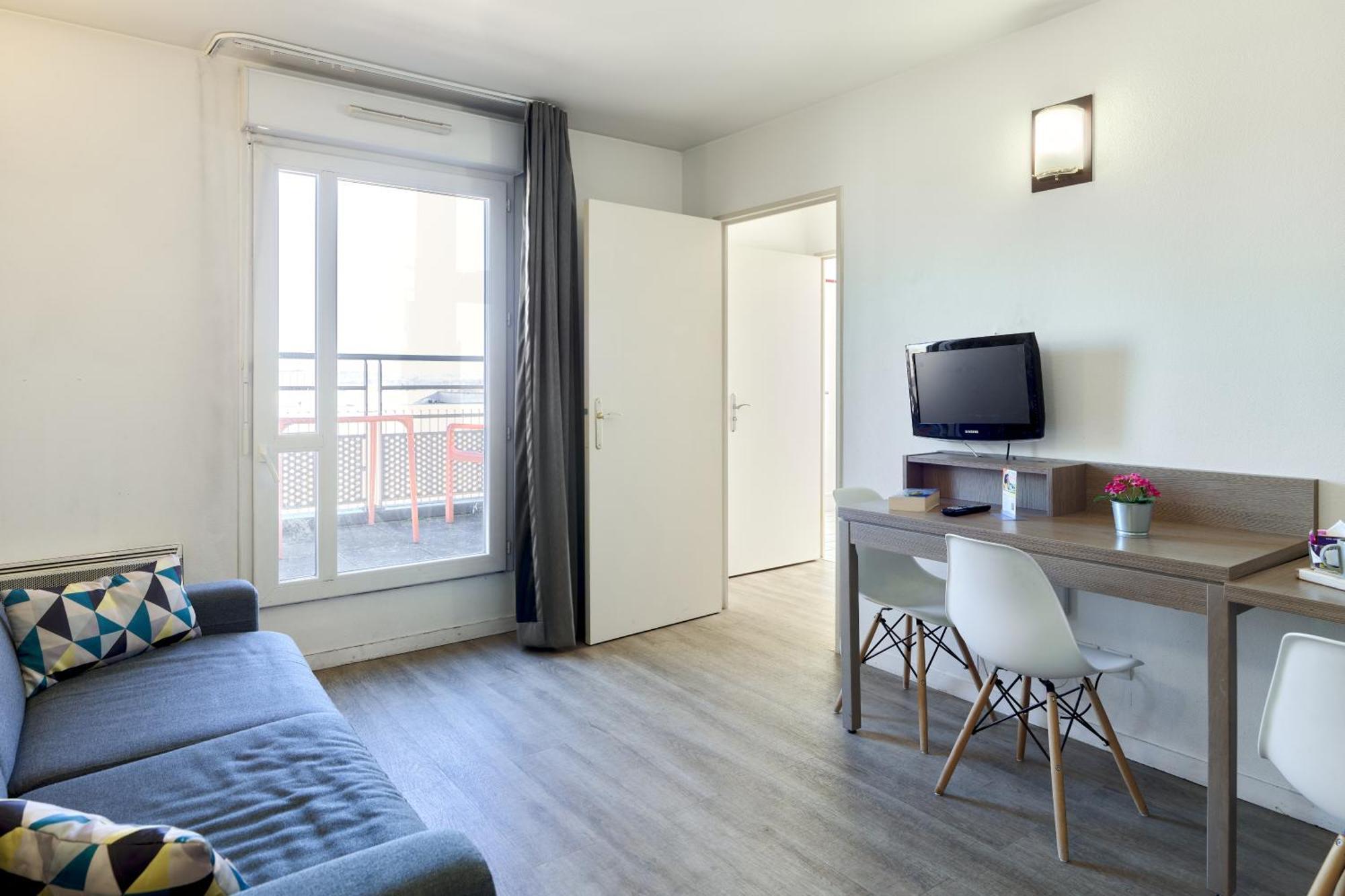 Comfort Aparthotel Versailles, St Cyr L'Ecole Saint-Cyr-l'Ecole Luaran gambar