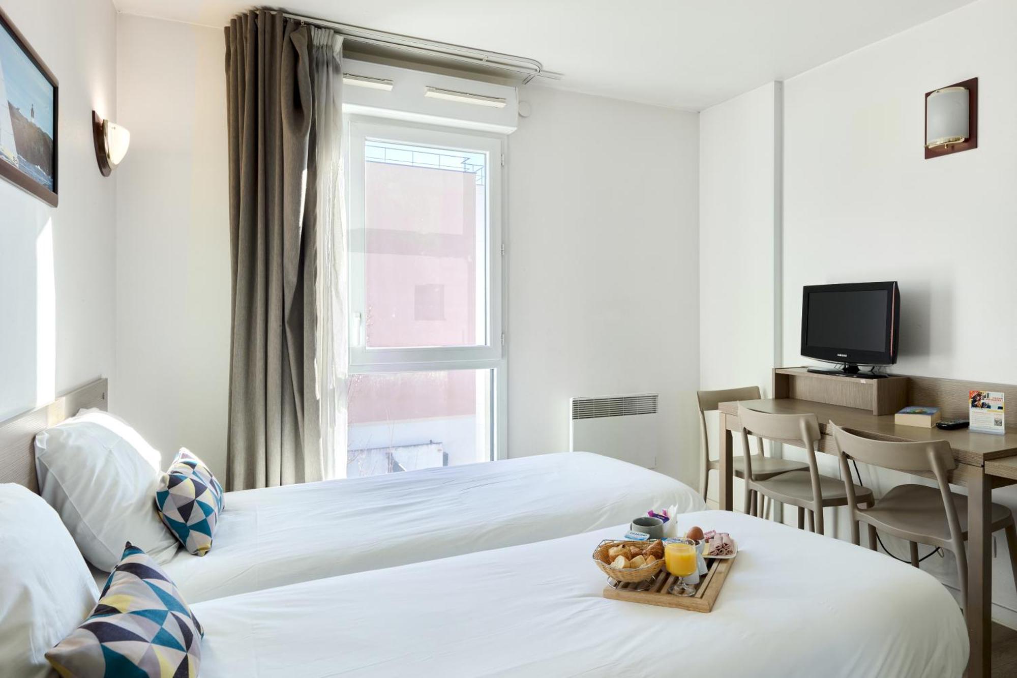 Comfort Aparthotel Versailles, St Cyr L'Ecole Saint-Cyr-l'Ecole Luaran gambar