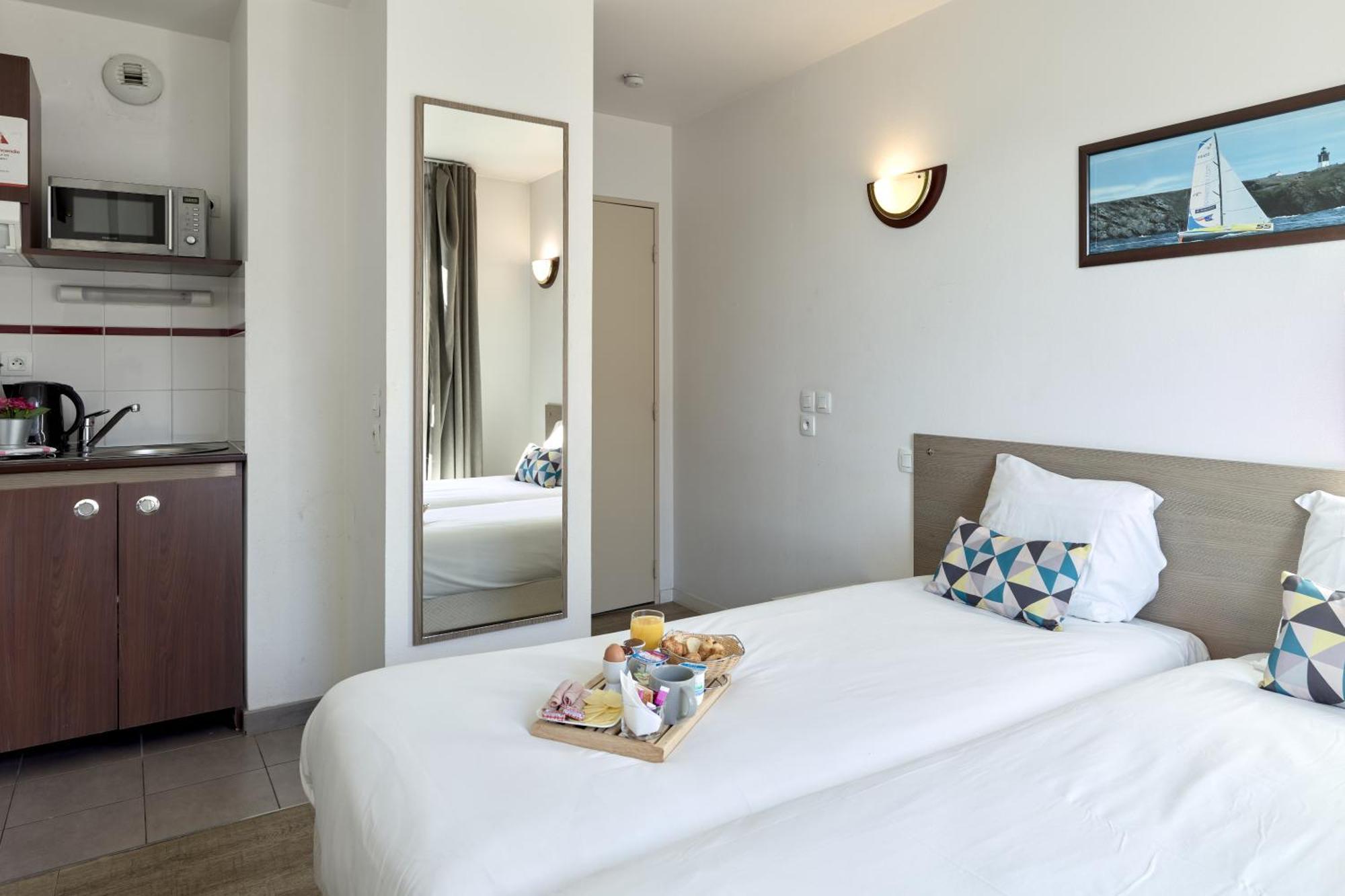 Comfort Aparthotel Versailles, St Cyr L'Ecole Saint-Cyr-l'Ecole Luaran gambar