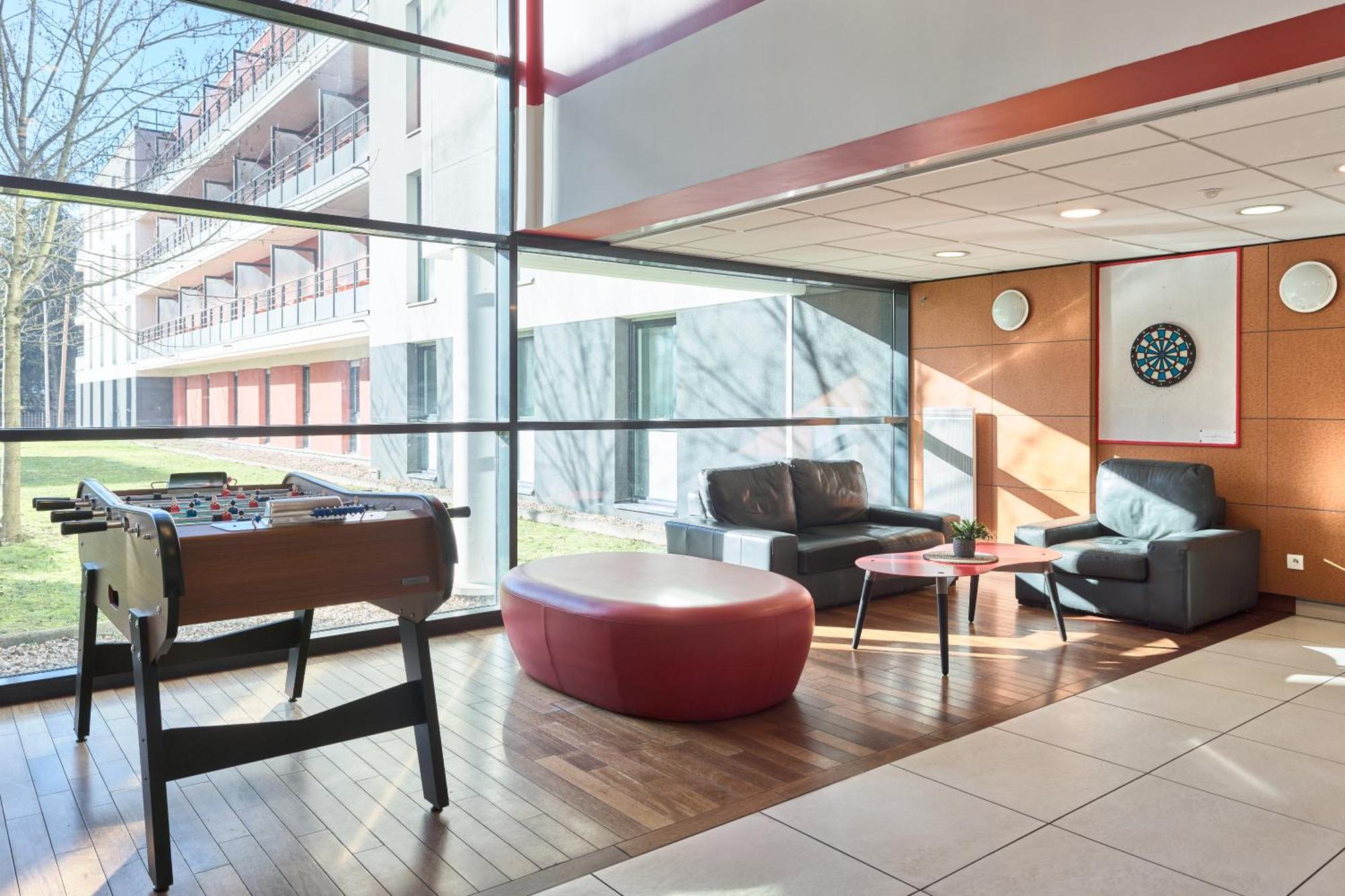 Comfort Aparthotel Versailles, St Cyr L'Ecole Saint-Cyr-l'Ecole Luaran gambar