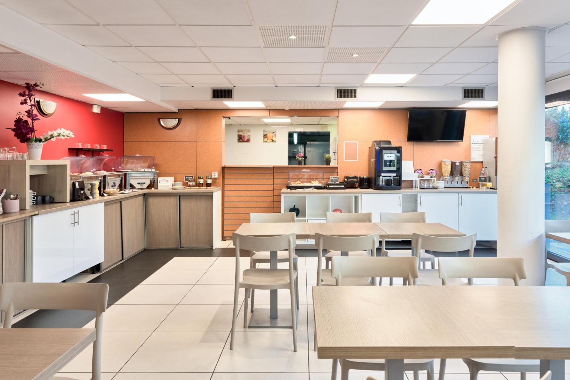 Comfort Aparthotel Versailles, St Cyr L'Ecole Saint-Cyr-l'Ecole Luaran gambar