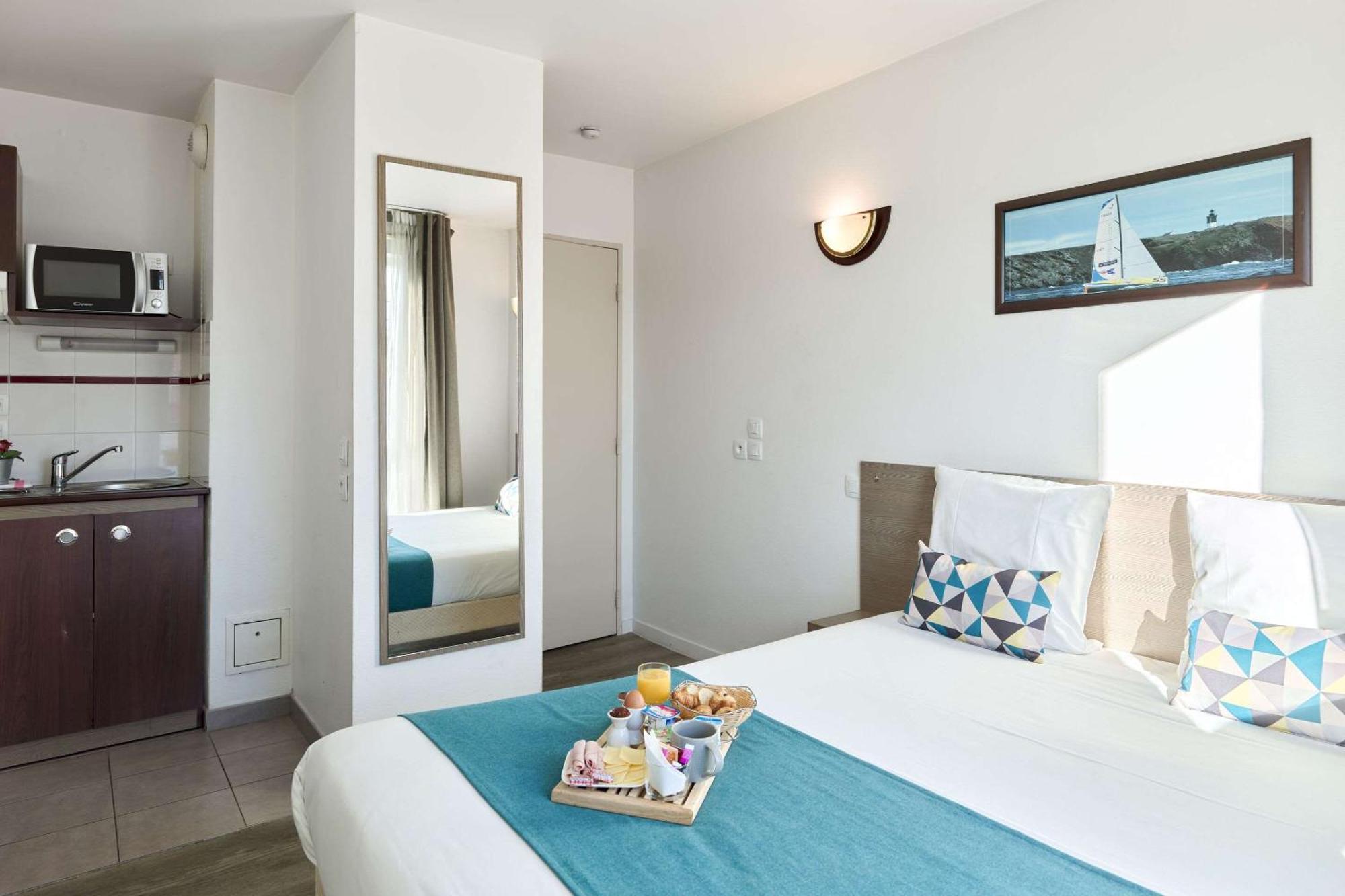 Comfort Aparthotel Versailles, St Cyr L'Ecole Saint-Cyr-l'Ecole Luaran gambar