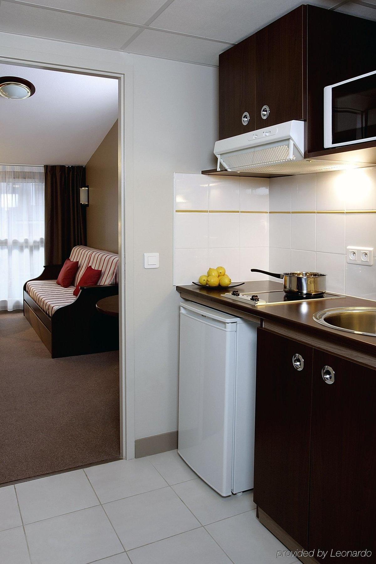 Comfort Aparthotel Versailles, St Cyr L'Ecole Saint-Cyr-l'Ecole Bilik gambar