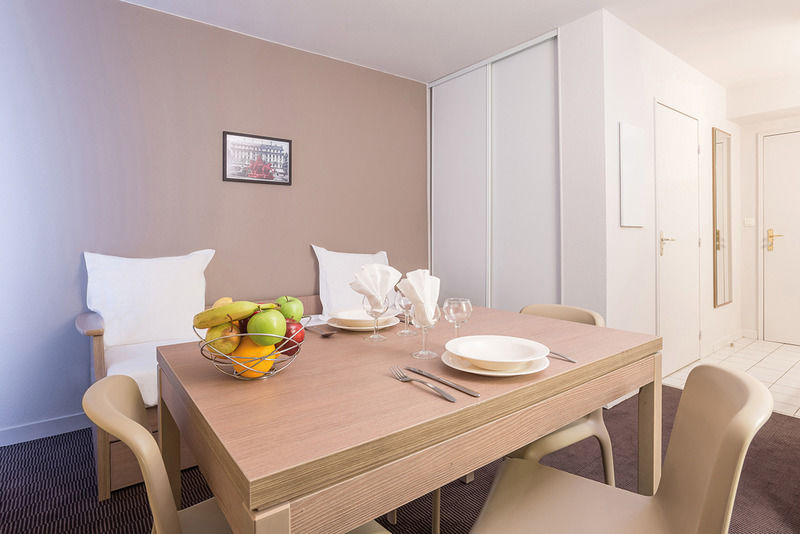 Comfort Aparthotel Versailles, St Cyr L'Ecole Saint-Cyr-l'Ecole Luaran gambar