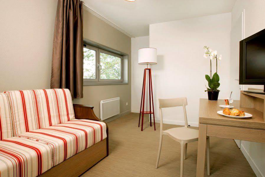 Comfort Aparthotel Versailles, St Cyr L'Ecole Saint-Cyr-l'Ecole Luaran gambar
