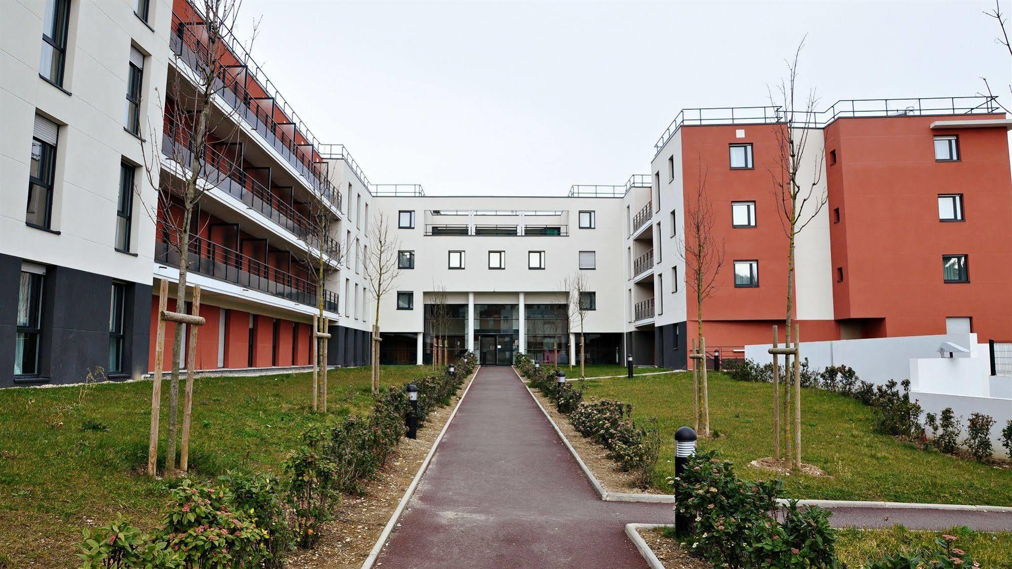 Comfort Aparthotel Versailles, St Cyr L'Ecole Saint-Cyr-l'Ecole Luaran gambar