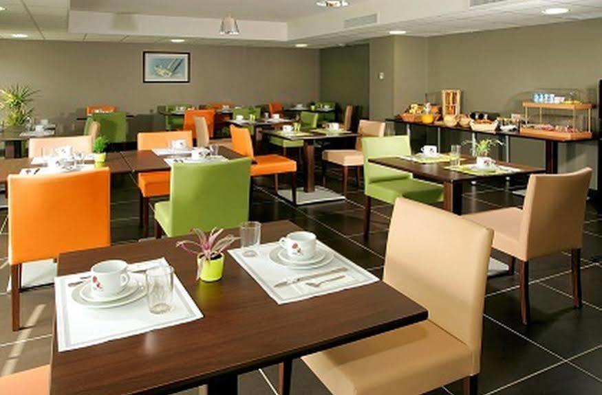 Comfort Aparthotel Versailles, St Cyr L'Ecole Saint-Cyr-l'Ecole Luaran gambar